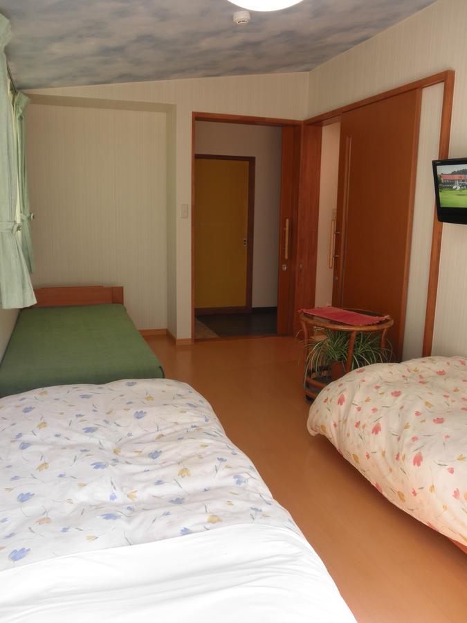 Pension Lausanne Fujikawaguchiko Exterior photo